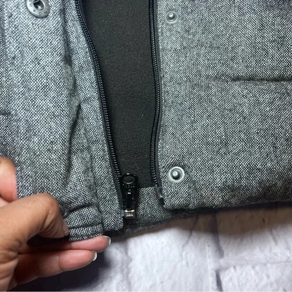 Old Navy Puffer Vest Quilted Sleeveless Jacket Gray Herringbone Size M - Picture 6 of 7